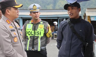Kapolres-Probolinggo-Patroli-Dialogis-di-Gunung-Bromo-Pastikan-Keamanan-Wisatawan-Saat-Lebaran